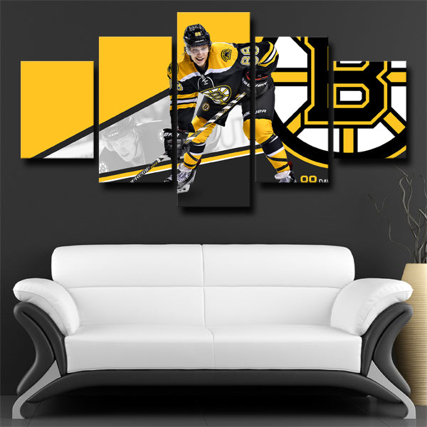 Boston Bruins Right Wing David Pastrnak Canvas Wall Art