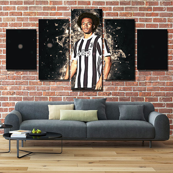 Juventus Fc A Winger Juan Cuadrado Canvas Wall Art