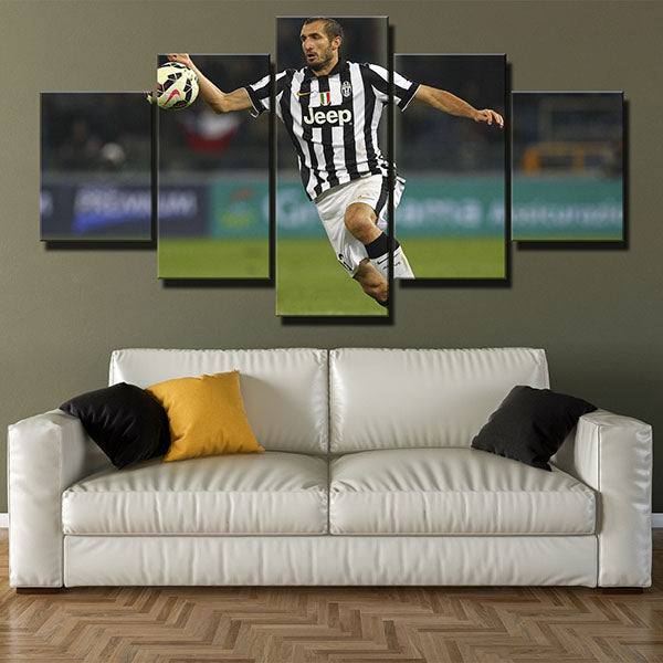 Juventus Fc Center Back Giorgio Chiellini Canvas Wall Art