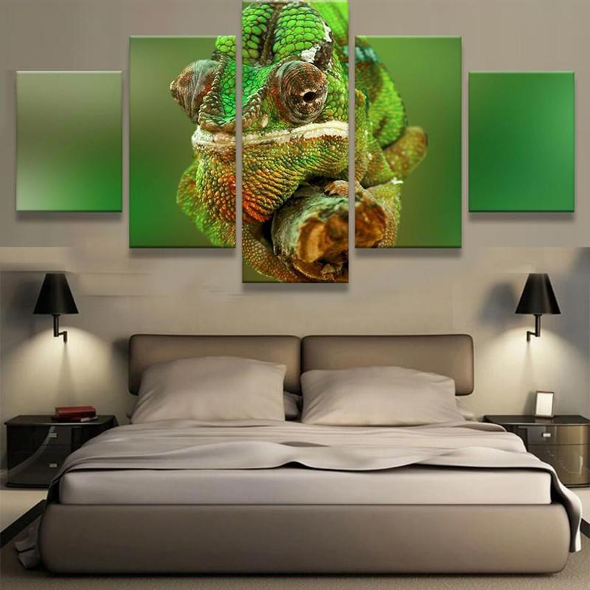 Green Chameleon Lizard – Animal Canvas Wall Art