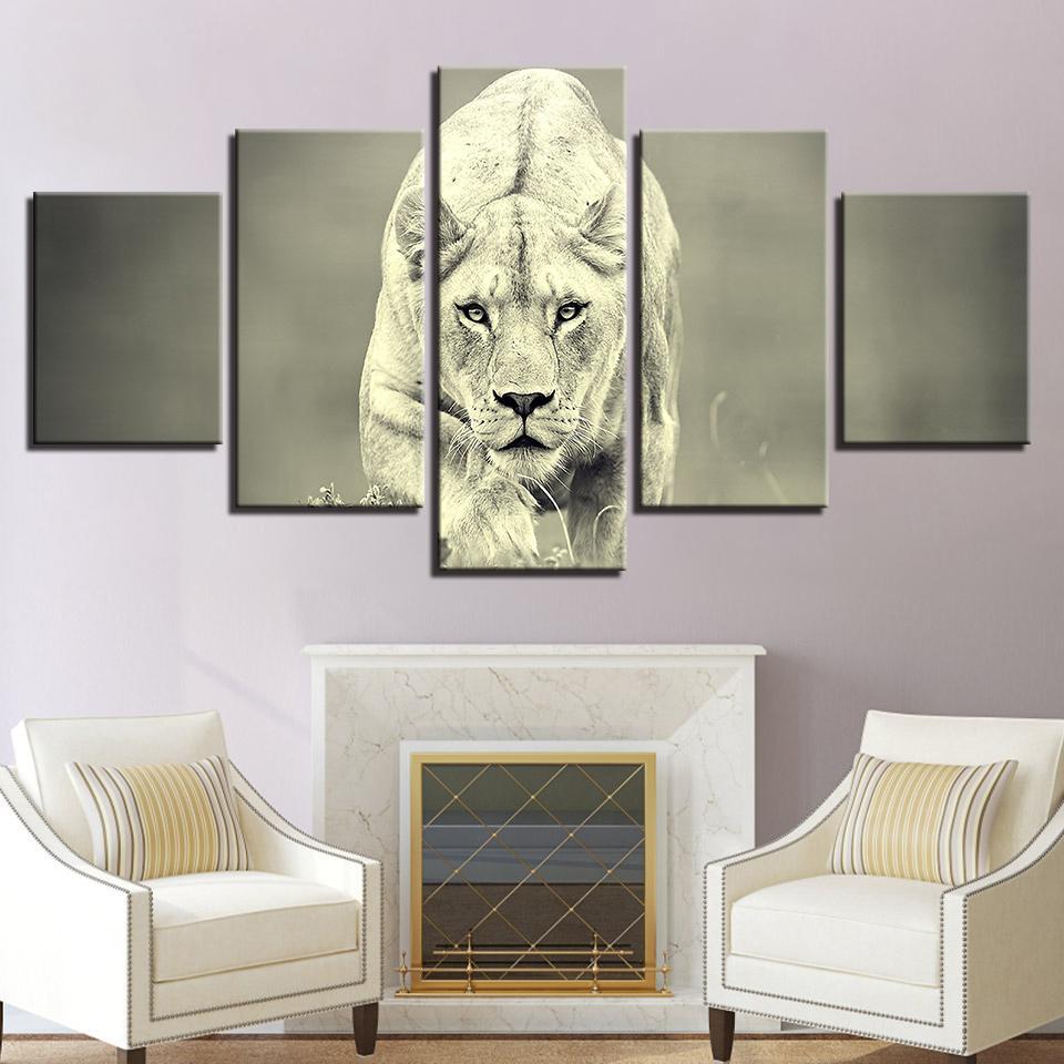Lion Hunting Retro – Animal Canvas Wall Art