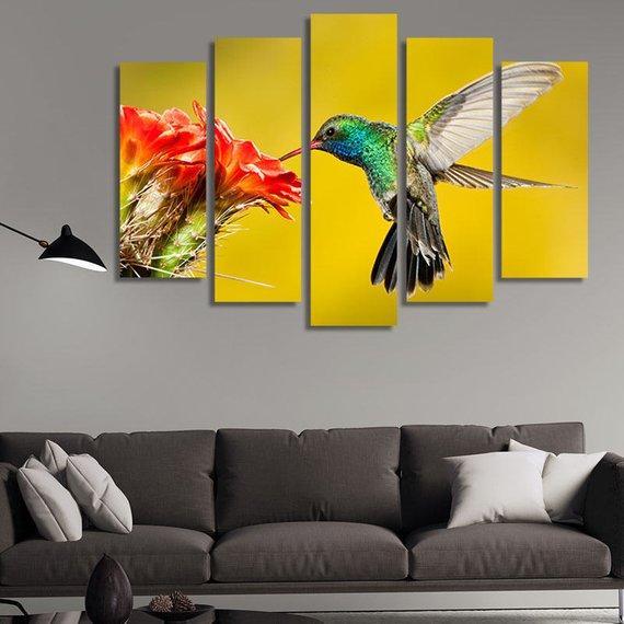 Red Flower Pollen – Animal Canvas Wall Art