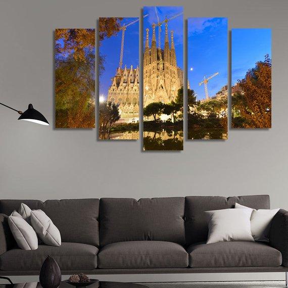 Sagrada Familia In Barcelona – Nature Canvas Wall Art