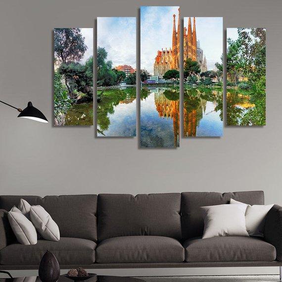 Sagrada Familia – Nature Canvas Wall Art