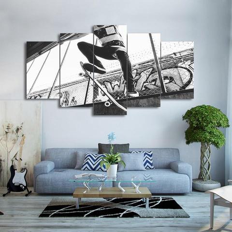 Skateboarding Black And White – Sport Canvas Wall Art