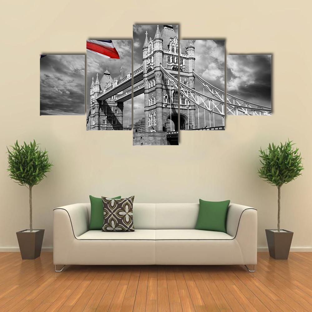 Tower Bridge London In Black &Amp; White – Nature Canvas Wall Art